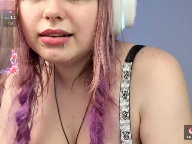 LovelyKristi live cam on BongaCams
