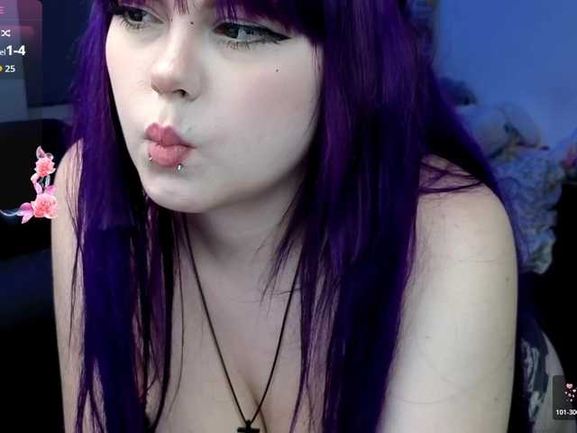 LovelyKristi live cam on BongaCams