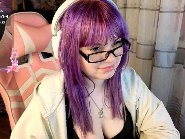 LovelyKristi's BongaCams show and profile