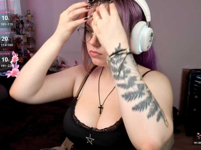 LovelyKristi live cam on BongaCams