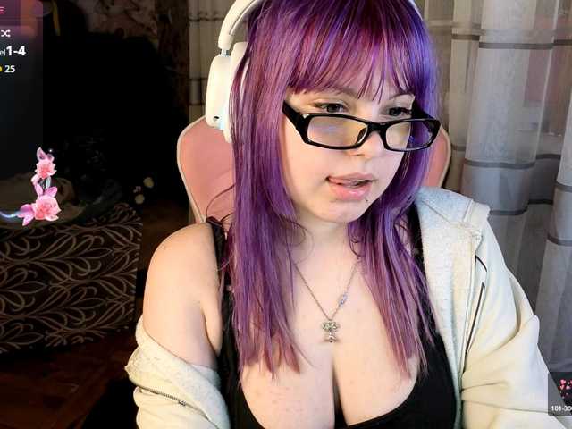 LovelyKristi's BongaCams show and profile