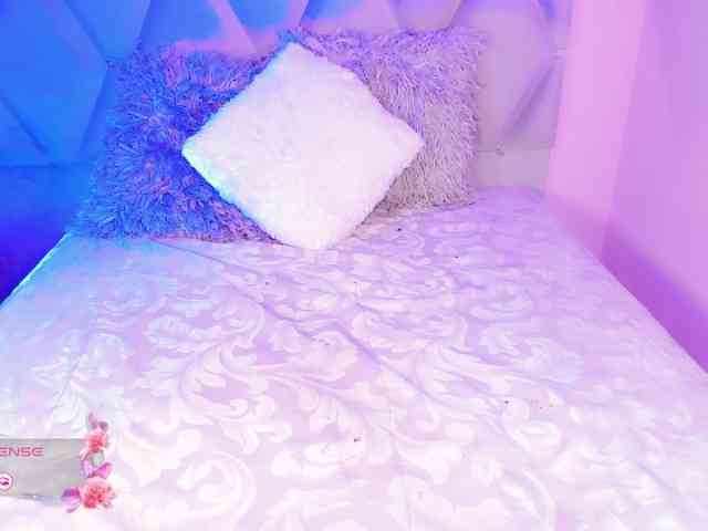 EmmaSweet23 Live Webcam on BongaCams