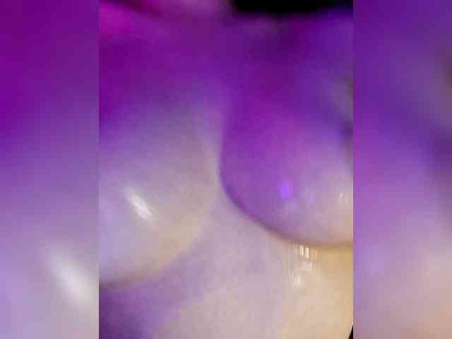 Ronnetta Live Webcam on BongaCams
