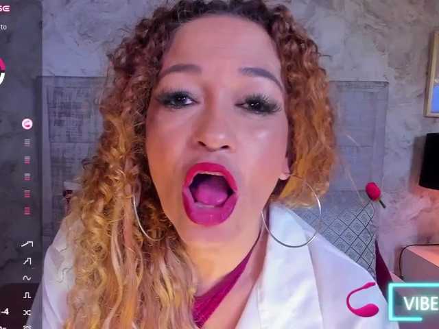 LunaMilf live cam on BongaCams