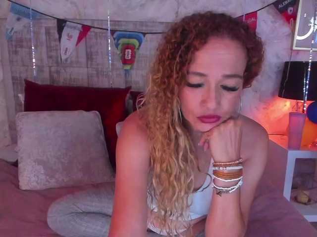LunaMilf live cam on BongaCams
