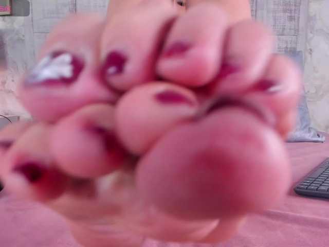 LunaMilf's BongaCams show and profile