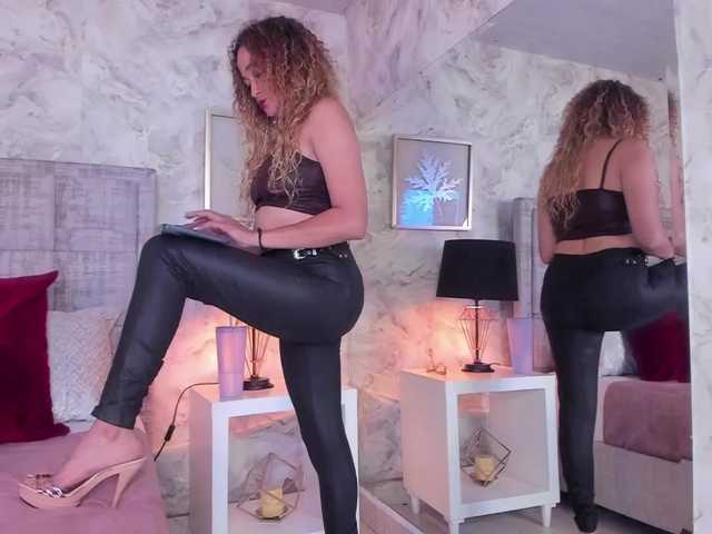 LunaMilf live cam on BongaCams