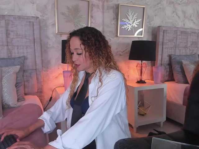 LunaMilf live cam on BongaCams