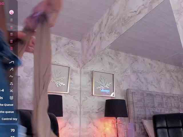 LunaMilf webcam