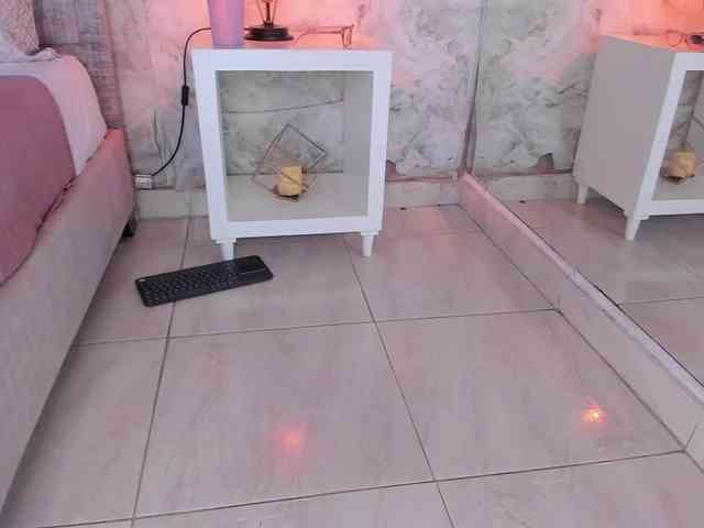 LunaMilf webcam
