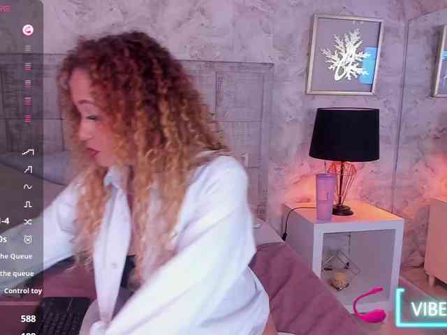 LunaMilf webcam