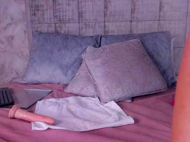 LunaMilf webcam