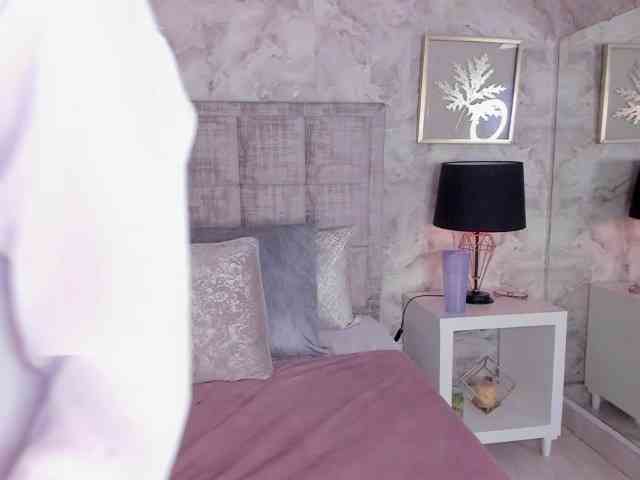 LunaMilf webcam