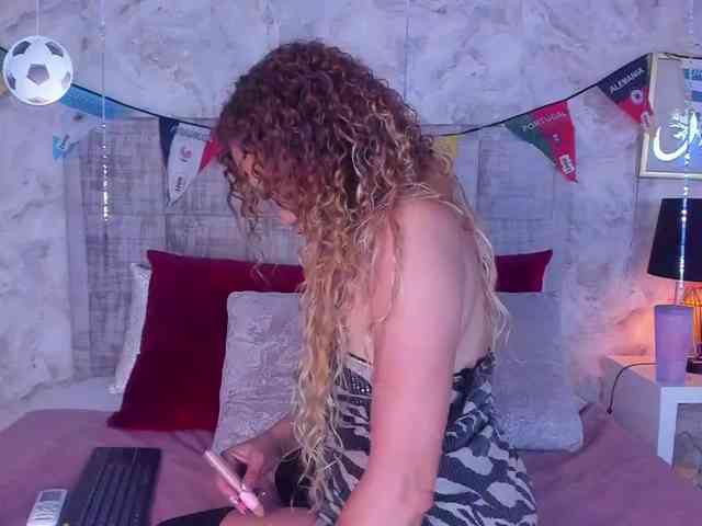 LunaMilf webcam