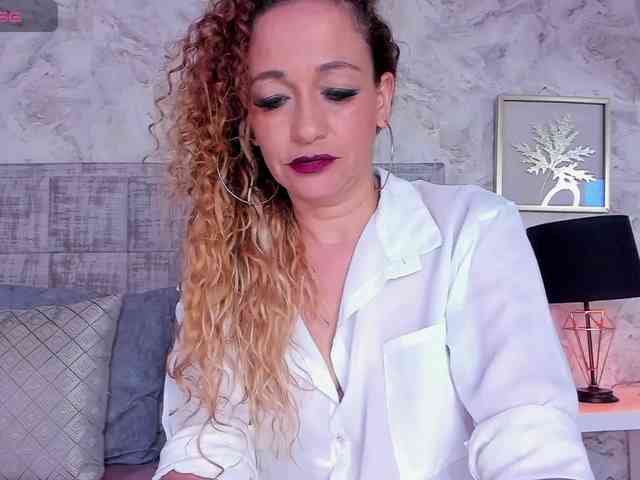 LunaMilf webcam