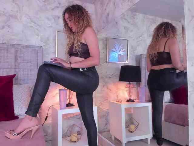 LunaMilf
