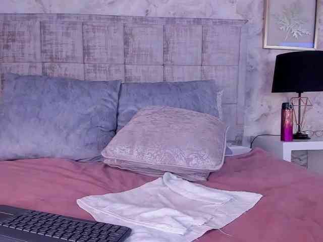 LunaMilf webcam