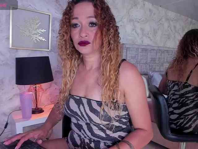 LunaMilf webcam