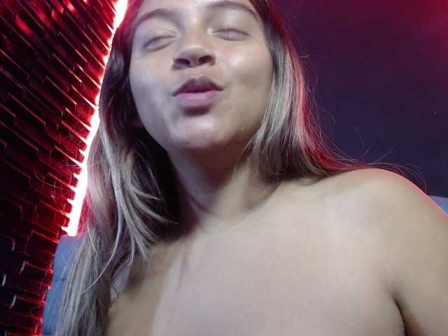 Arabella-Fraser18 live cam on BongaCams