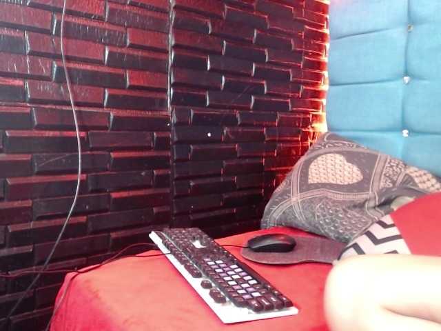 Arabella-Fraser18 live cam on BongaCams