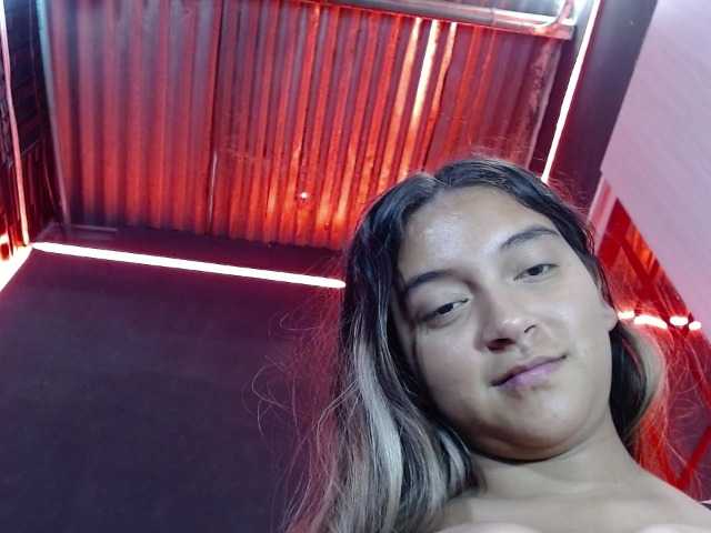 Arabella-Fraser18 live cam on BongaCams