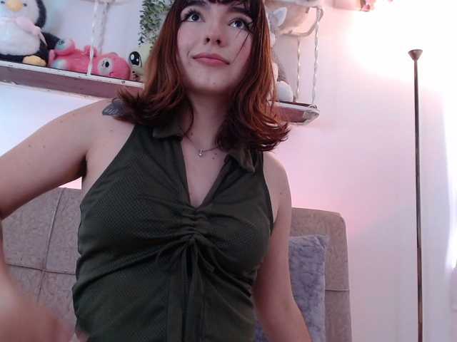 hairyvaleri2 live cam on BongaCams