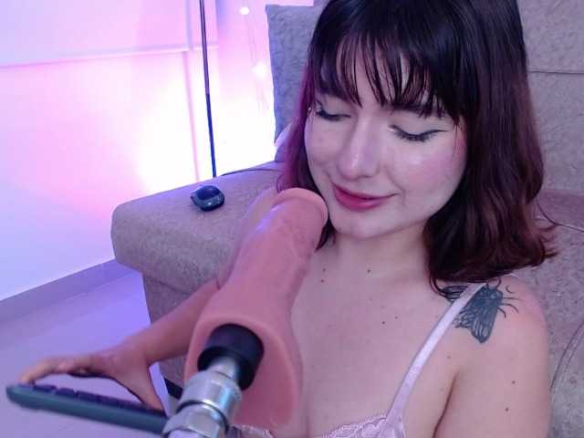 hairyvaleri2 live cam on BongaCams