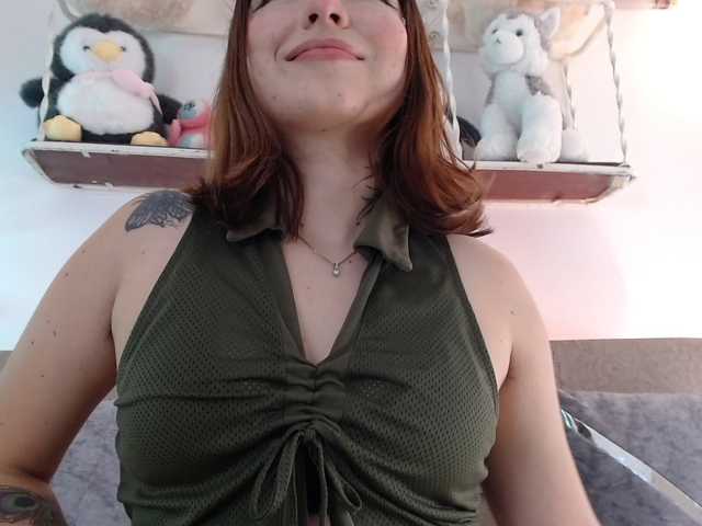 hairyvaleri2 live cam on BongaCams