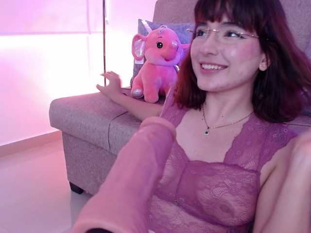 hairyvaleri2 live cam on BongaCams