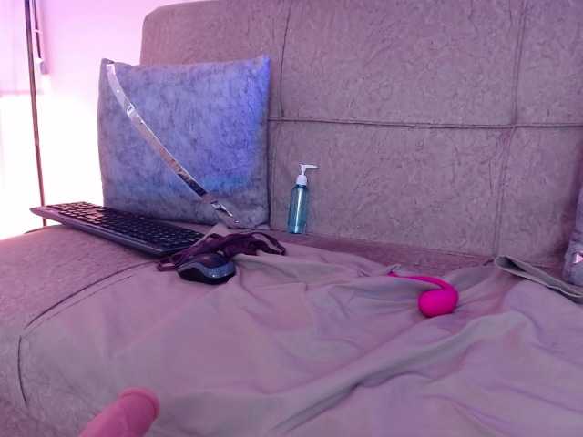 hairyvaleri2 live cam on BongaCams
