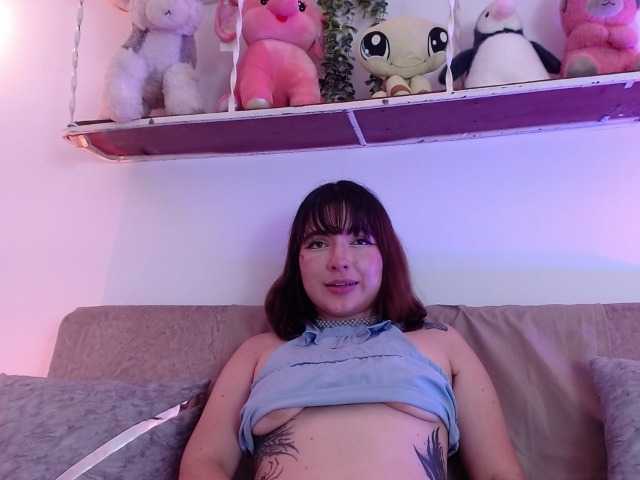 hairyvaleri2 live cam on BongaCams