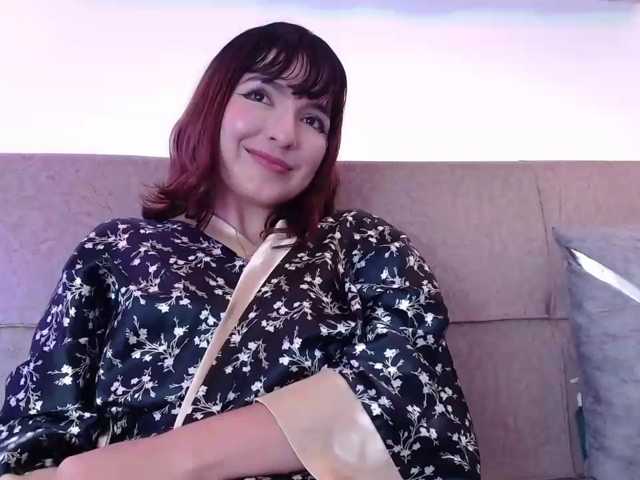 hairyvaleri2 live cam on BongaCams