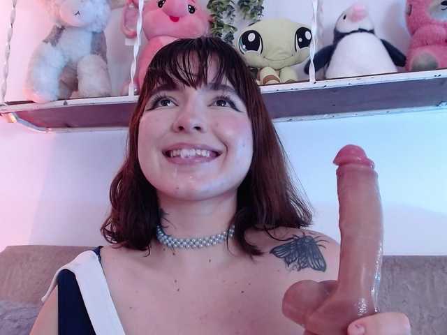 hairyvaleri2 live cam on BongaCams