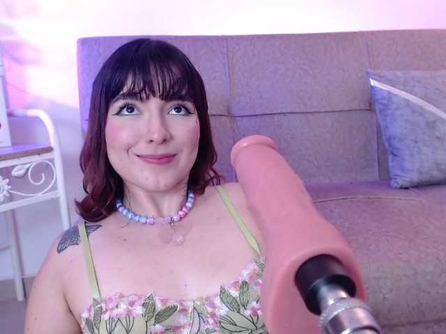 hairyvaleri2 live cam on BongaCams