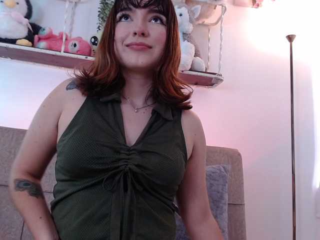 hairyvaleri2 live cam on BongaCams