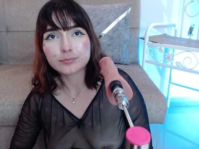 hairyvaleri2 live cam on BongaCams