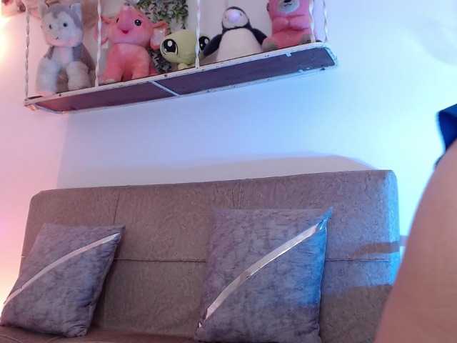 hairyvaleri2 live cam on BongaCams