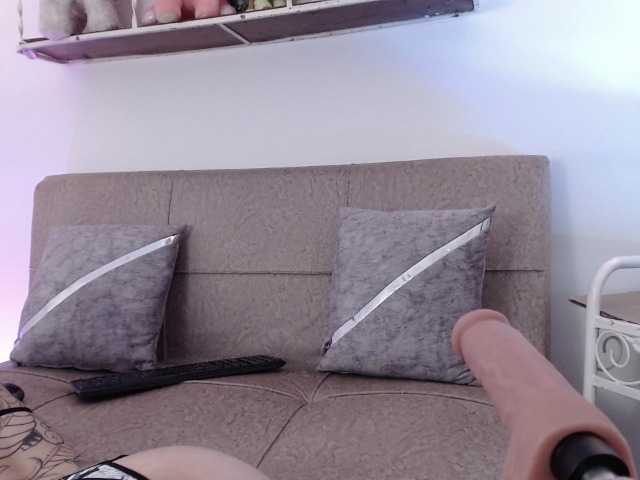 hairyvaleri2 live cam on BongaCams