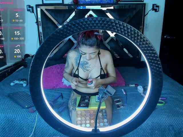 poyson-ivy webcam