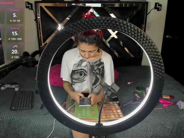 poyson-ivy Live Webcam on BongaCams
