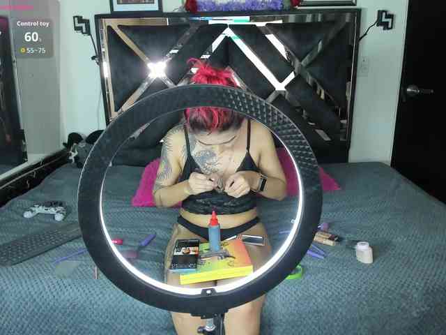 poyson-ivy webcam