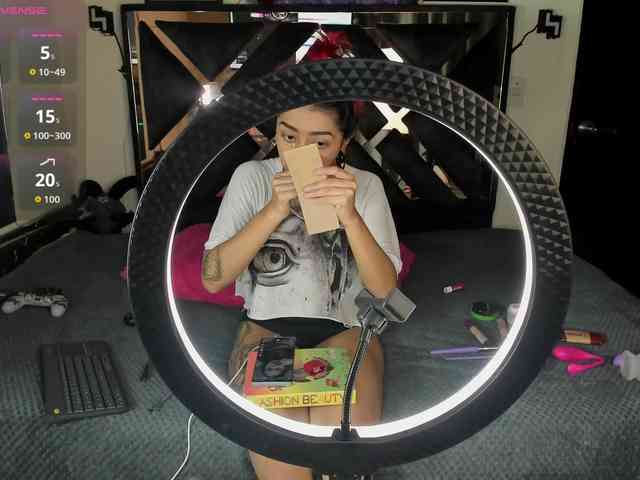 poyson-ivy Live Webcam on BongaCams