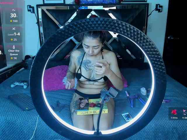 poyson-ivy webcam