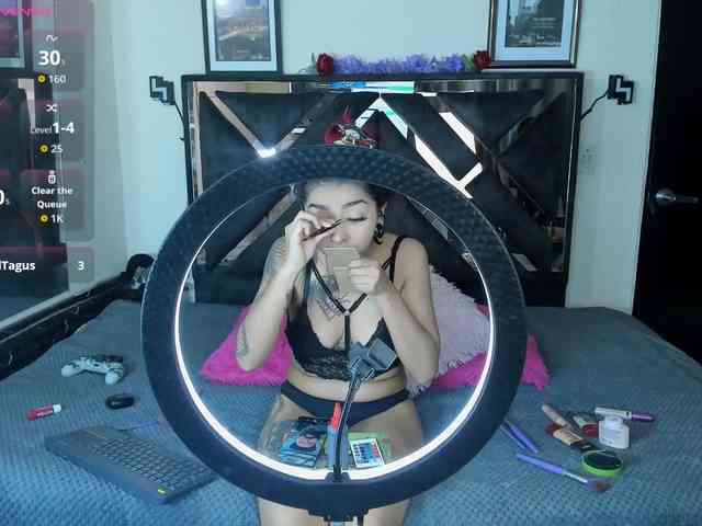poyson-ivy webcam