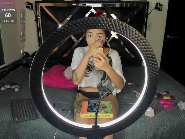 poyson-ivy webcam