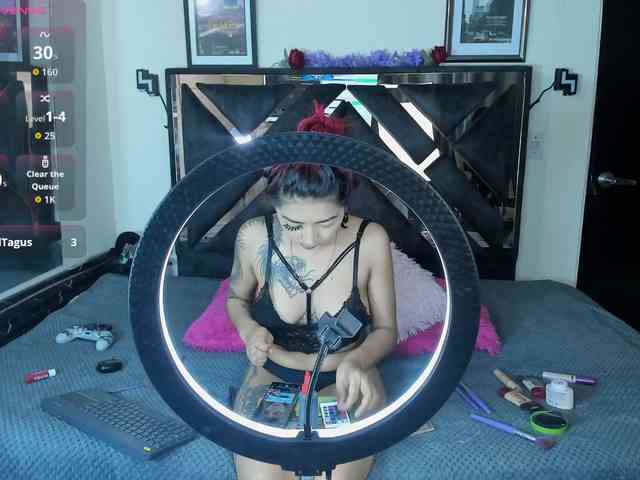 poyson-ivy webcam