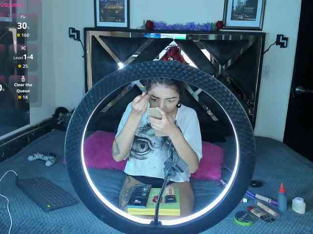 poyson-ivy webcam