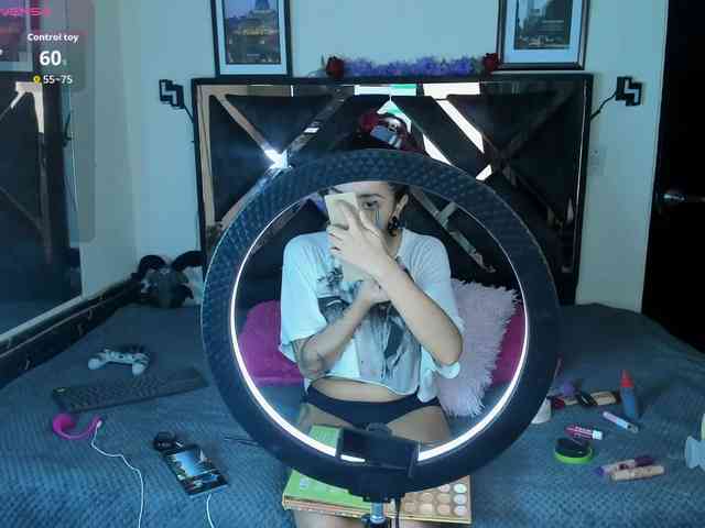 poyson-ivy webcam
