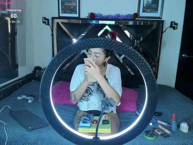 poyson-ivy webcam