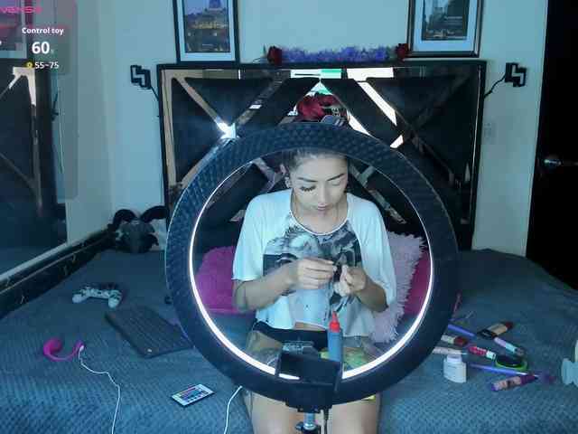 poyson-ivy webcam